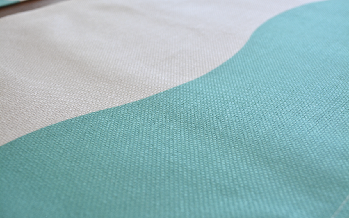 Wave Placemat in Turquoise