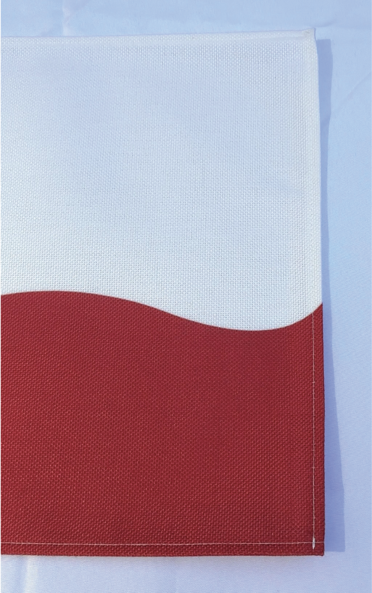 Wave Placemat in Poinsettia