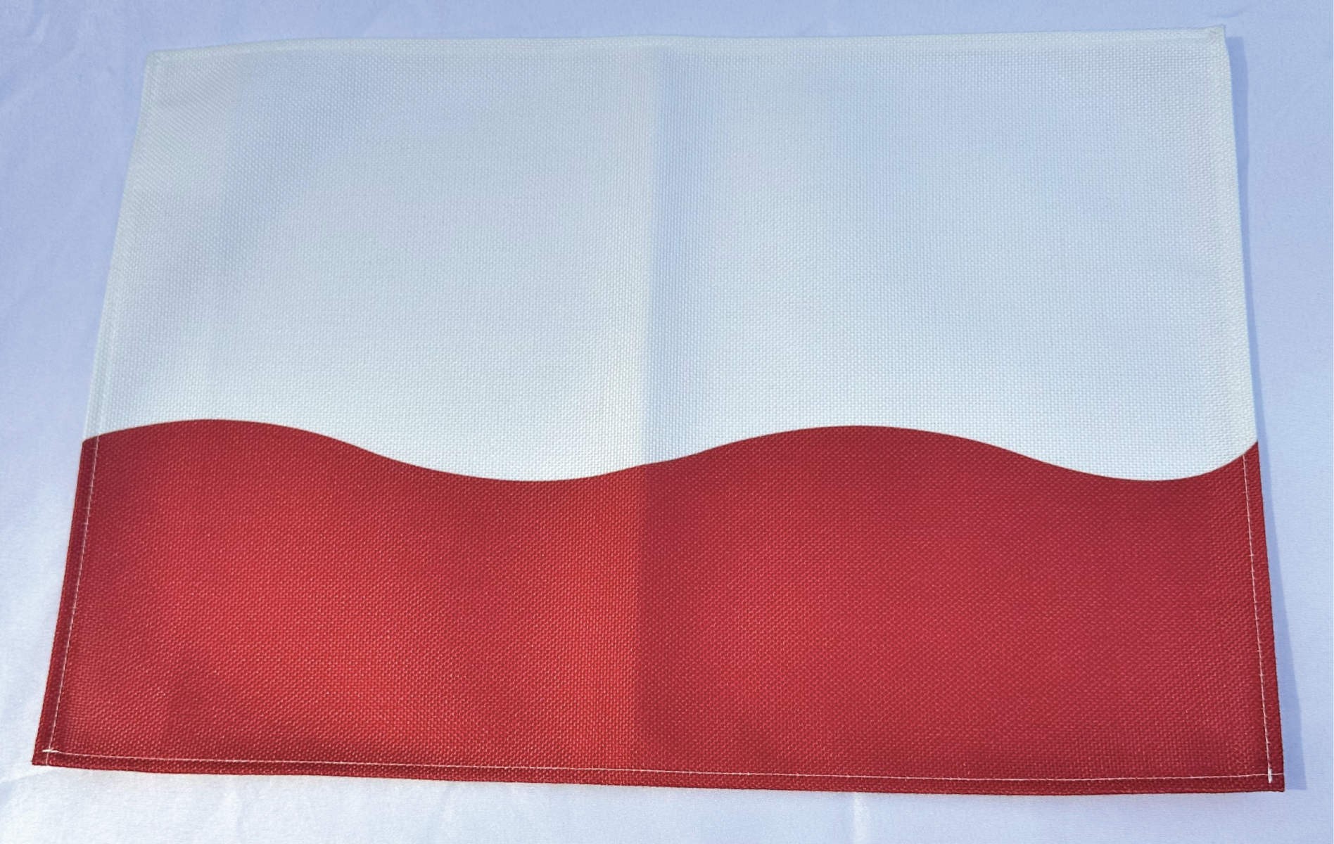 Wave Placemat in Poinsettia