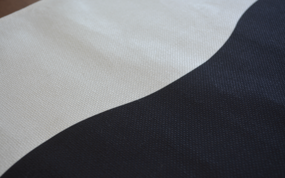 Wave Placemat in Black
