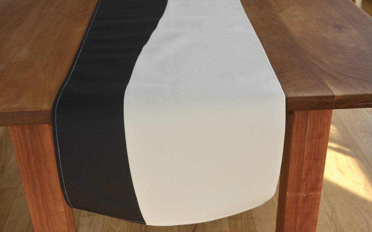Wave Table Runner in Black